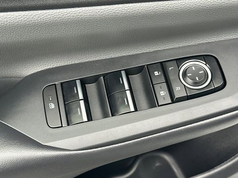 Used 2026 Toyota Prius XLE image 17