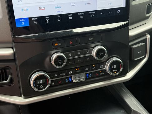 Used 2022 Ford Expedition XLT AWD/4WD image 22