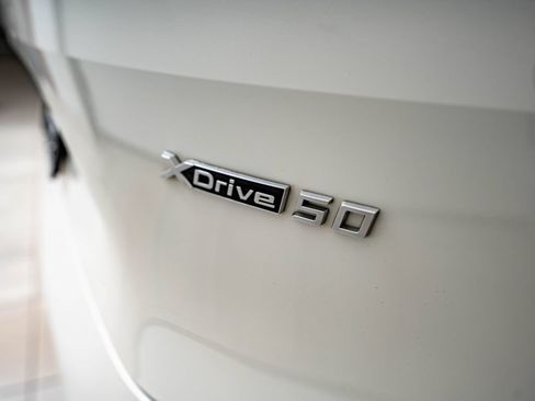 Certified 2025 BMW iX xDrive50 w/ Premium Package AWD/4WD image 19