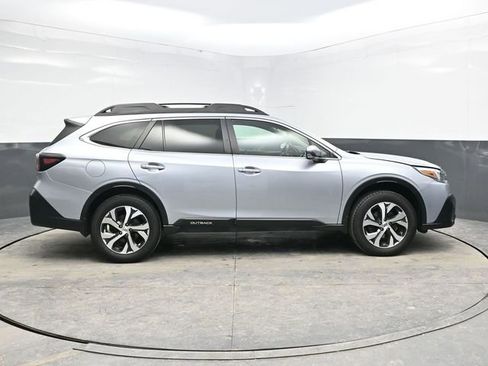 Used 2021 Subaru Outback Limited image 8