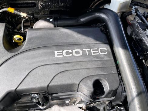 Used 2022 GMC Terrain SLE w/ Driver Convenience Package image 27