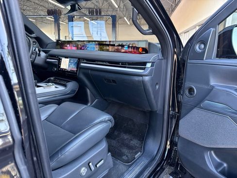 Used 2025 Lincoln Navigator Reserve w/ Jet Appearance Package AWD/4WD image 12