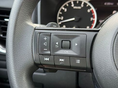 Certified 2021 Nissan Rogue SV image 16