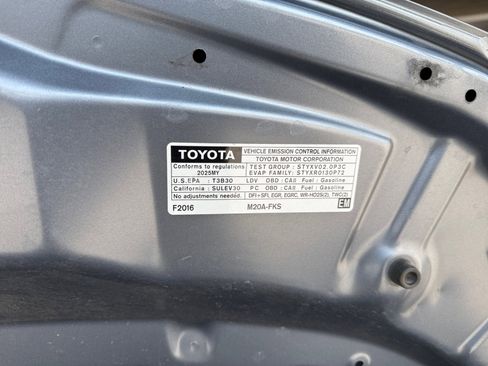 Used 2025 Toyota Corolla SE FWD image 12
