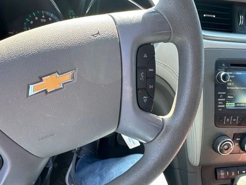 Used 2017 Chevrolet Traverse LS FWD image 21