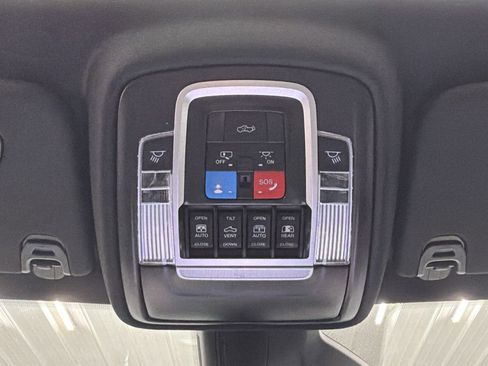 Used 2025 RAM 1500 Laramie w/ Night Edition image 37