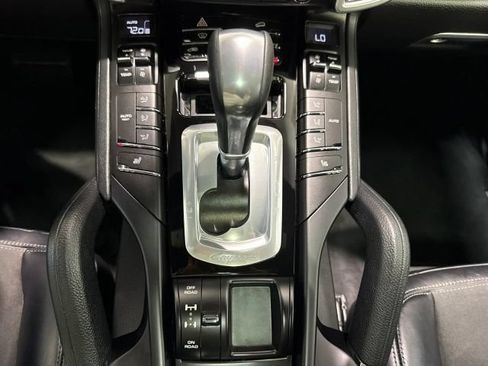 Used 2017 Porsche Cayenne Platinum Edition AWD/4WD image 20