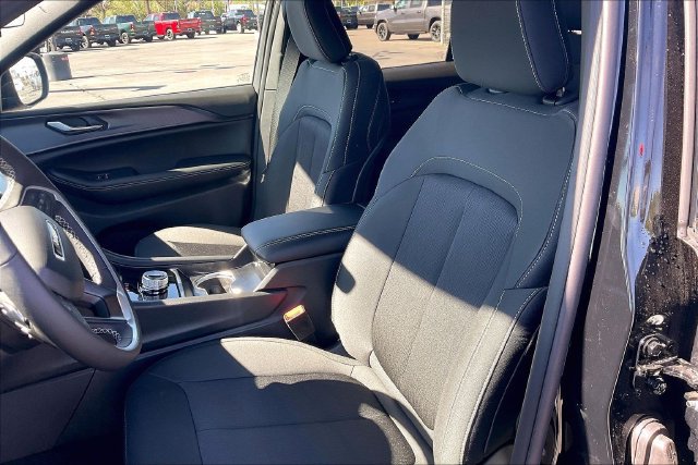 New 2026 Jeep Grand Cherokee 4WD image 9