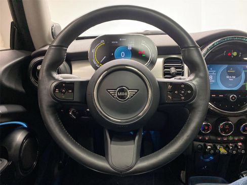 Certified 2024 MINI Cooper SE image 15