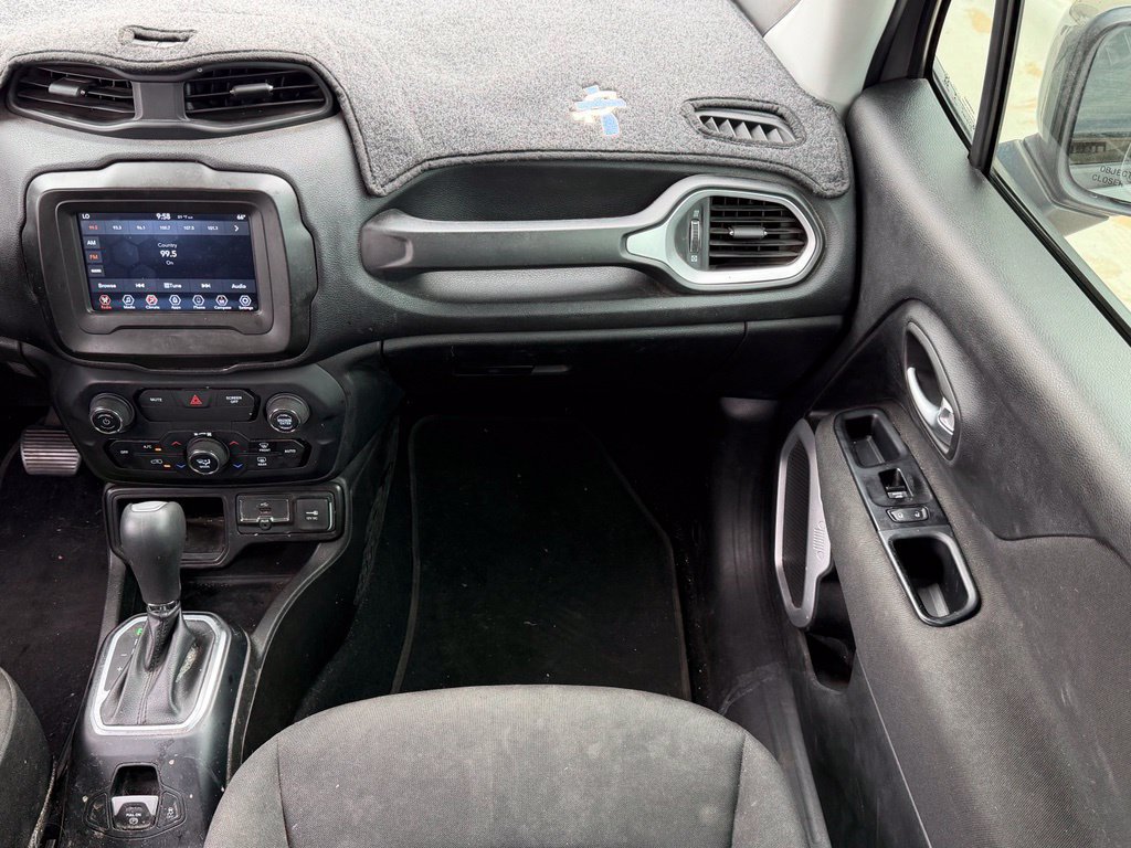 Used 2020 Jeep Renegade Latitude w/ Popular Equipment Group FWD image 18