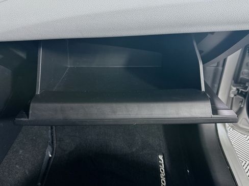 Used 2025 Toyota Corolla SE FWD image 32
