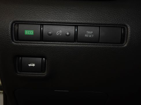 New 2025 Nissan Sentra SV w/ SV Premium Package image 31