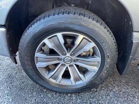 Used 2017 Nissan Titan SL AWD/4WD image 13