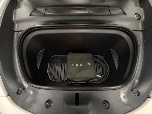 Used 2023 Tesla Model Y Long Range image 19