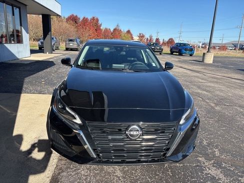 Used 2023 Nissan Altima 2.5 SV image 8