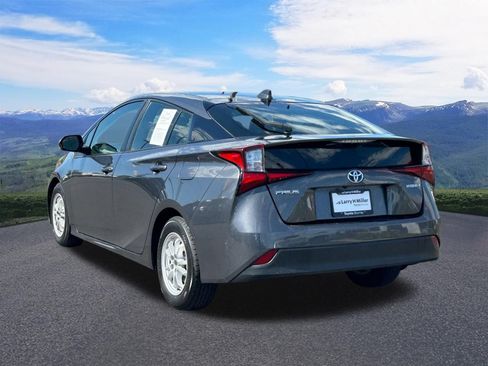 Used 2022 Toyota Prius LE FWD image 3
