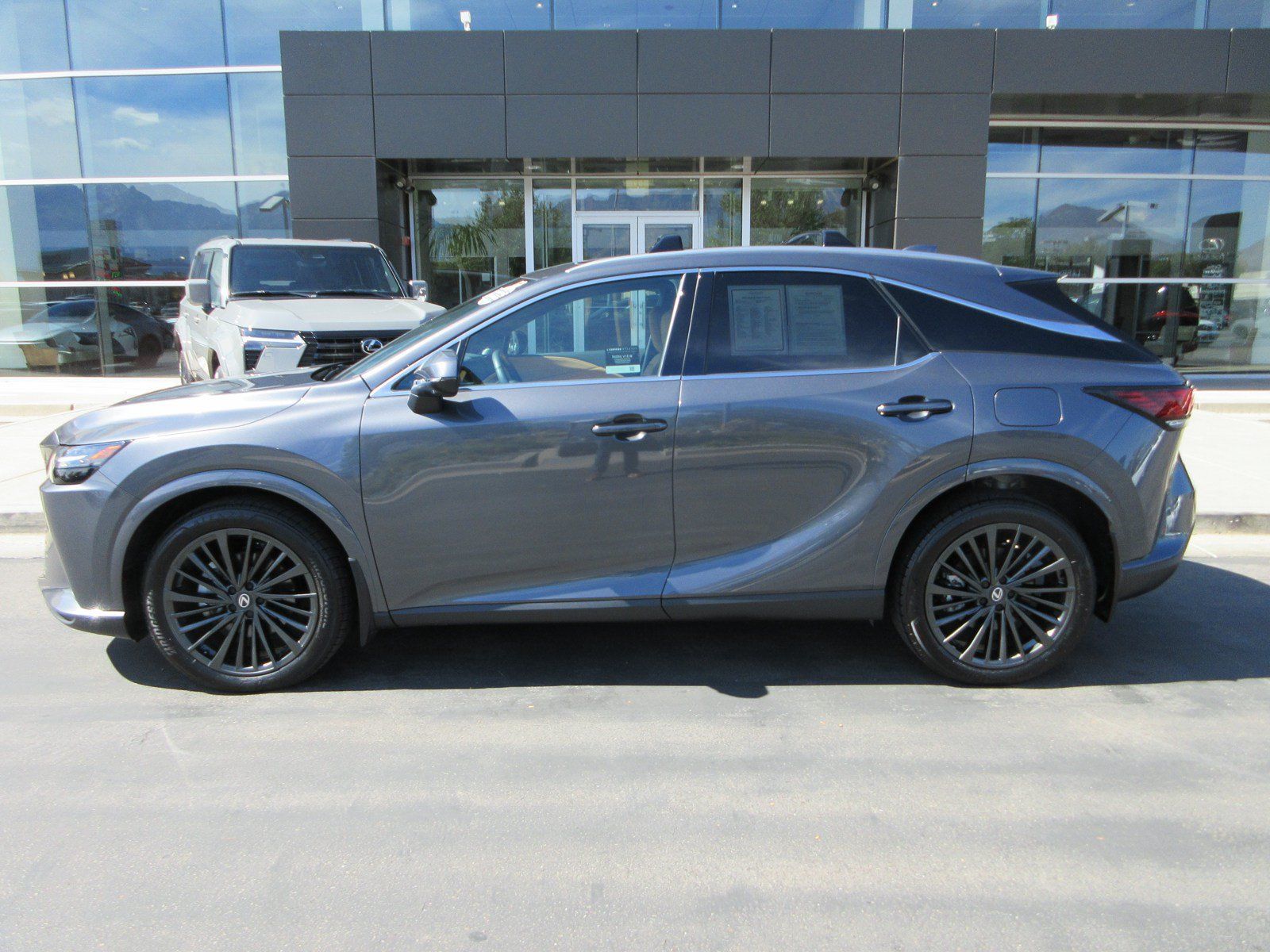 Used 2026 Lexus RX 350h w/ Convenience Package AWD/4WD image 3