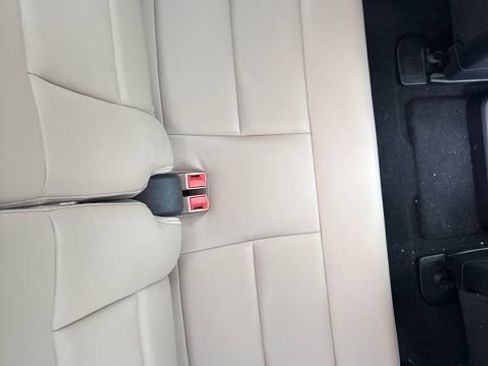 Used 2020 Ford Explorer Limited w/ Class III Trailer Tow Package AWD/4WD image 12