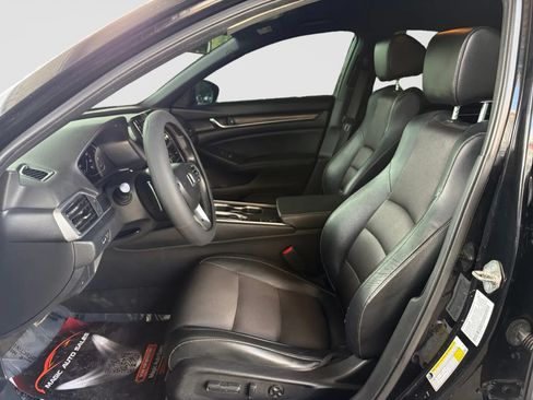 Used 2018 Honda Accord Sport image 12