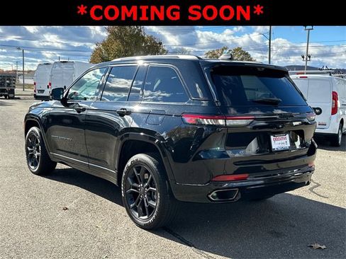 Used 2023 Jeep Grand Cherokee 30th Anniversary image 2