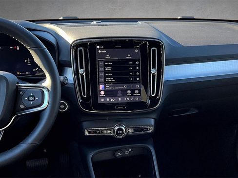 New 2026 Volvo XC40 B5 Ultra w/ Climate Package image 6