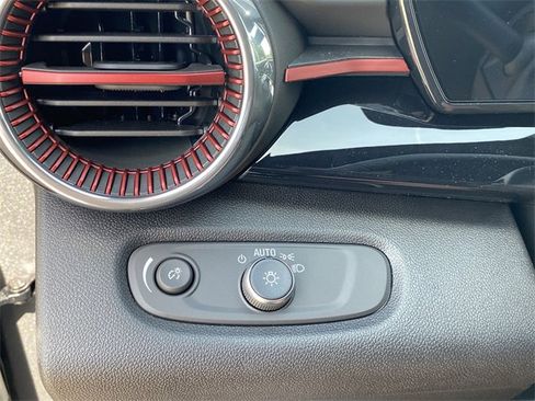 New 2025 Chevrolet Trax RS w/ Driver Confidence Package image 18