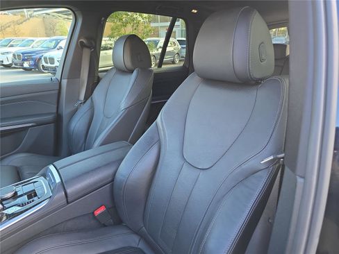 Used 2021 BMW X5 xDrive40i w/ M Sport Package image 21