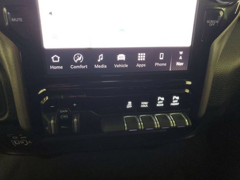 Used 2025 RAM 2500 Big Horn AWD/4WD image 21
