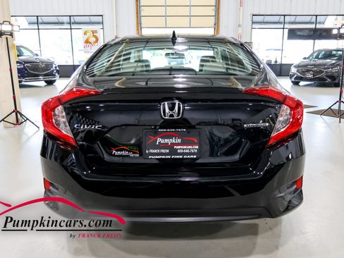 Used 2017 Honda Civic Touring image 6