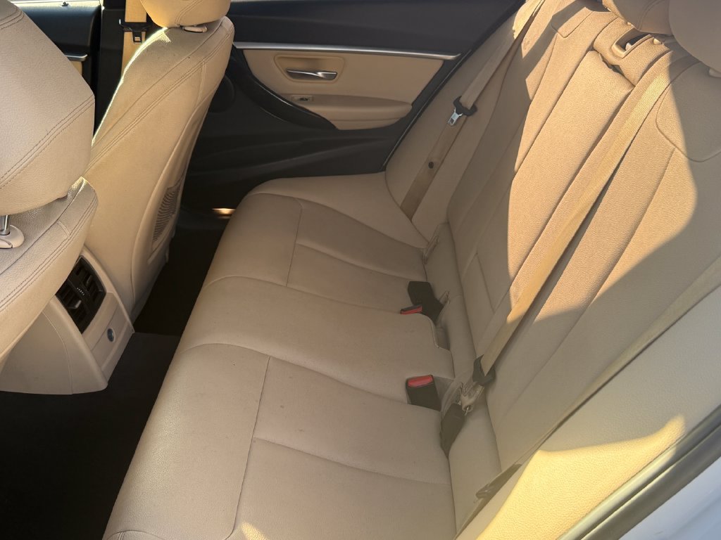 Used 2018 BMW 330i Sedan w/ Convenience Package RWD image 21