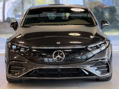 Used 2022 Mercedes-Benz EQS 580 4MATIC Sedan w/ Exclusive Trim Package image 2
