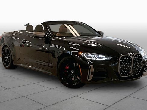 Used 2022 BMW M440i Convertible RWD image 2