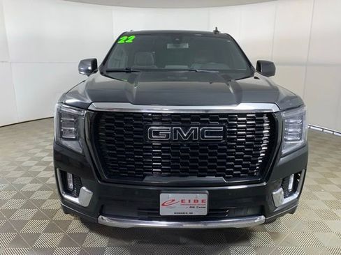 Used 2022 GMC Yukon SLT w/ SLT Premium Package AWD/4WD image 4