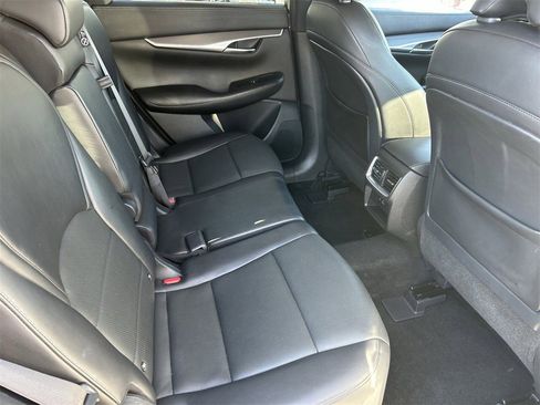 Certified 2023 INFINITI QX50 Luxe image 11