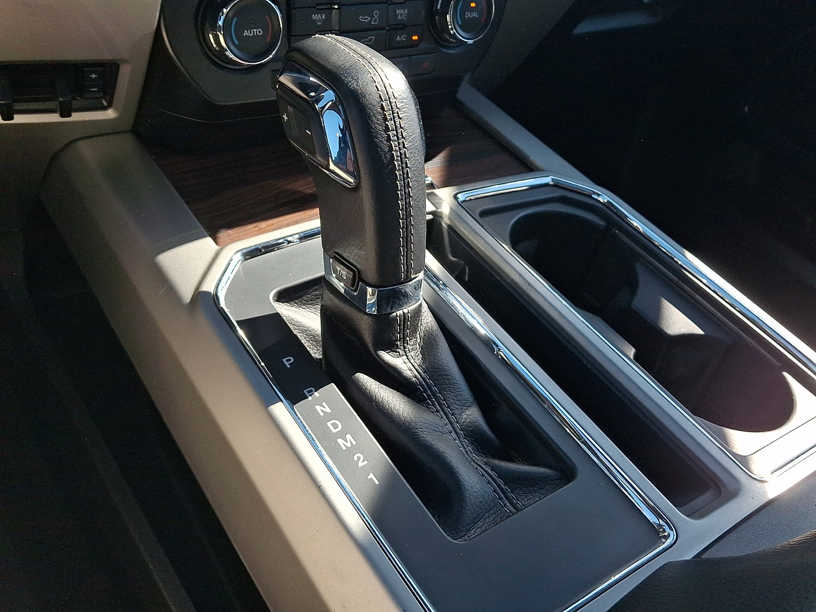 Used 2015 Ford F150 Lariat AWD/4WD image 16