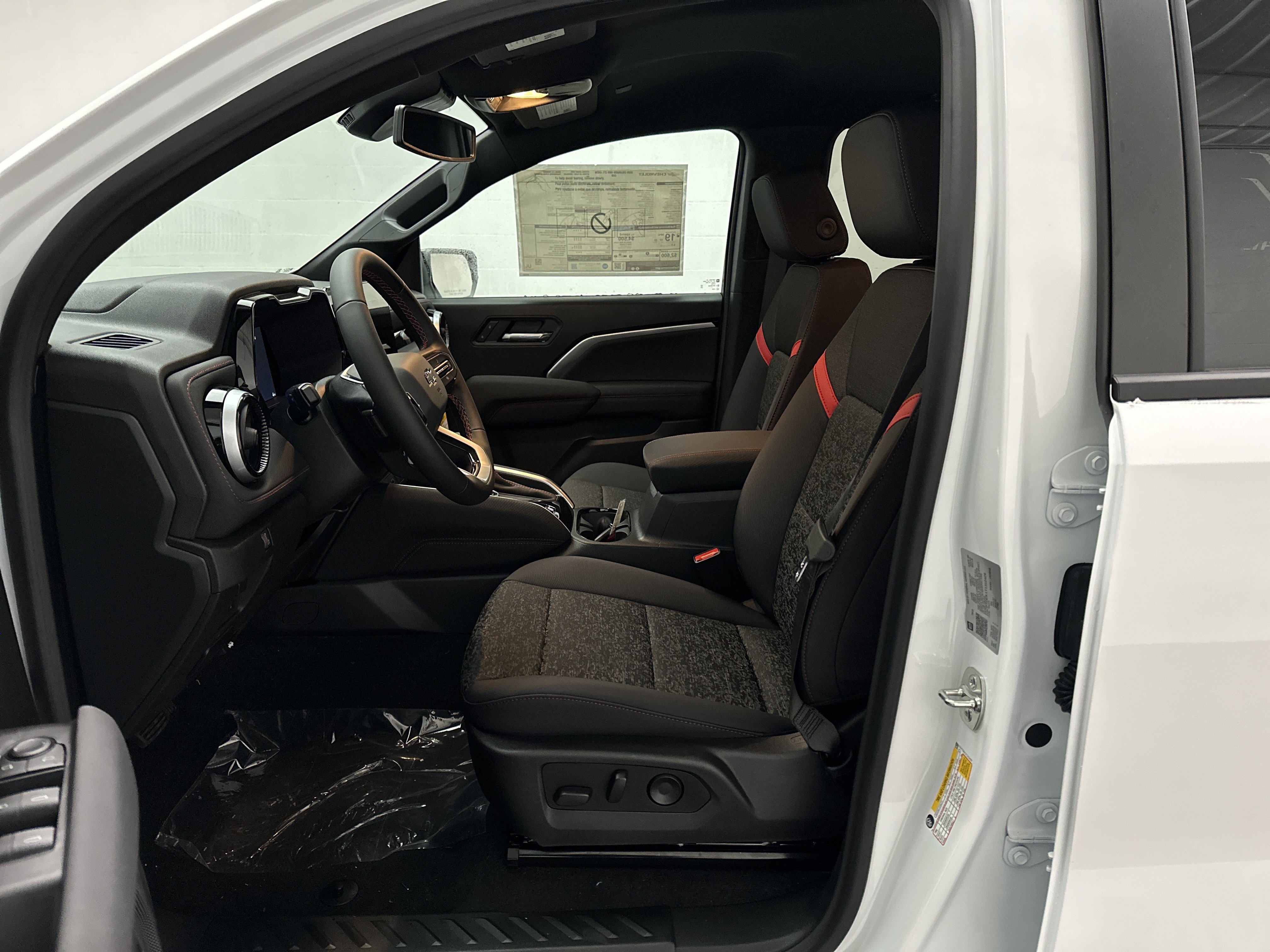 New 2026 Chevrolet Colorado Z71 w/ Midnight Edition AWD/4WD image 19