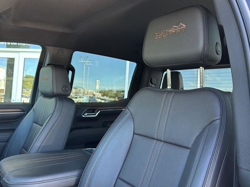 Used 2023 Chevrolet Silverado 1500 High Country w/ Technology Package image 28