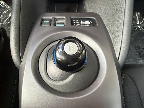 Used 2025 Nissan Leaf S FWD image 23