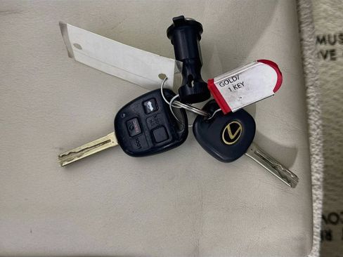 Used 2004 Lexus SC 430 Convertible RWD image 34