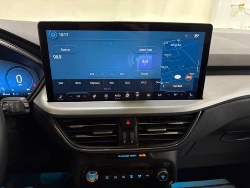 Used 2024 Ford Escape Platinum image 27