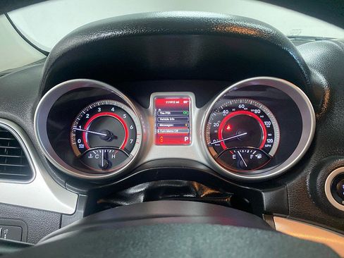 Used 2015 Dodge Journey SXT w/ Flexible Seating Group image 24