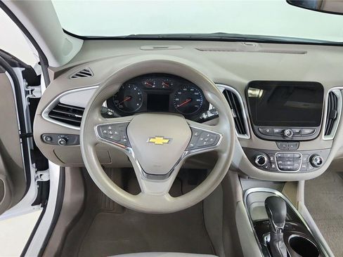 Used 2024 Chevrolet Malibu LT image 12