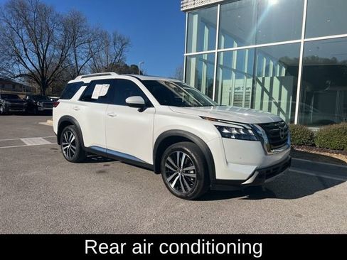 Used 2025 Nissan Pathfinder Platinum image 7