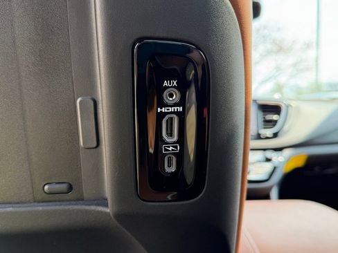 New 2026 Chrysler Pacifica Pinnacle FWD image 29