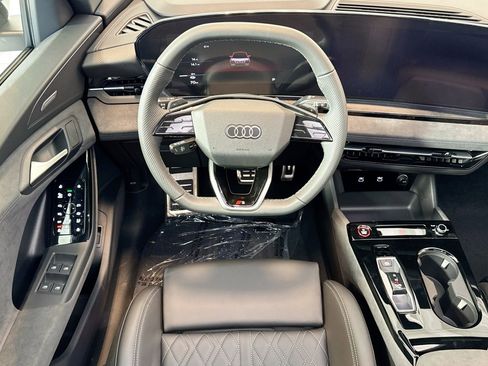 New 2025 Audi SQ6 e-tron Prestige image 19