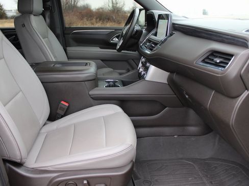 Used 2023 GMC Yukon SLT w/ SLT Luxury Package image 21