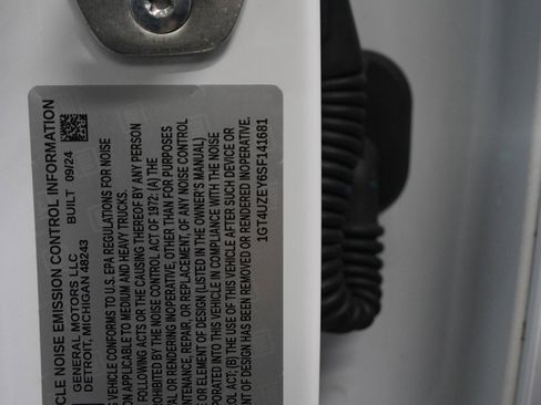 Used 2025 GMC Sierra 2500 AT4X image 25