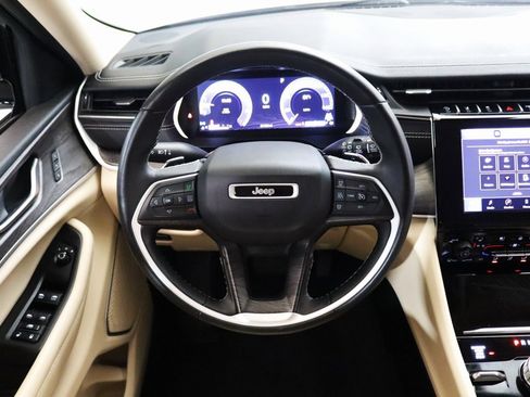 Used 2022 Jeep Grand Cherokee L Limited w/ Luxury Tech Group II image 16