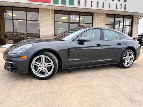 Used 2019 Porsche Panamera 4 image 2