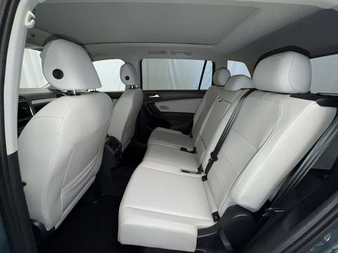 Used 2021 Volkswagen Tiguan SE AWD/4WD image 12